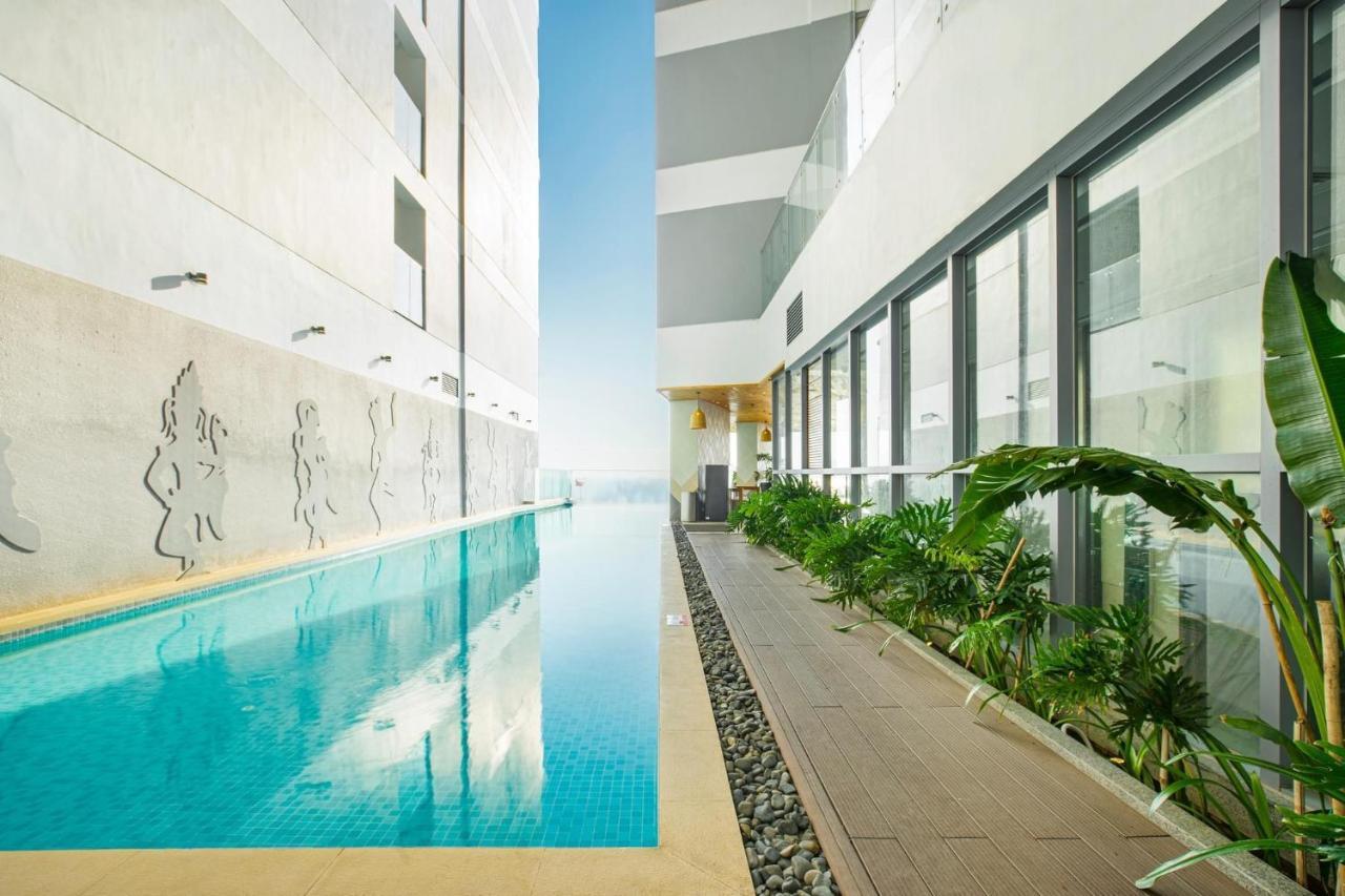 Homie Panorama Beachfront Residences Нячанг Экстерьер фото